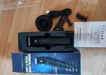 Elektryczna golarka intymna, męska, wodoszczelna, z oświetleniem LED