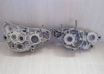 Dwa Kartery prawy lewy blok Silnika Suzuki RM 250 J115 96-00r