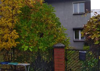 Dom jednorodzinny 74 m2 piętrowy blisko centrum ogródek