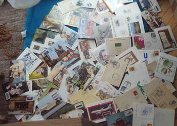 Duży zestaw starych kart pocztowych ze znaczkami