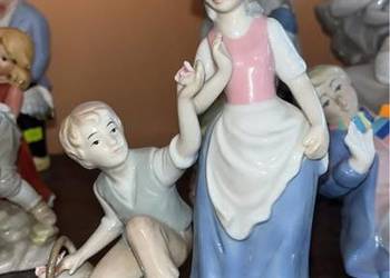 Figurka. Para z kwiatami.