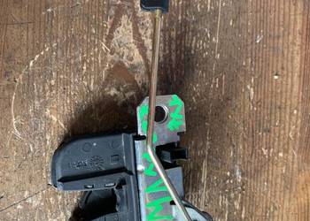 Zamek klapy bagażnika VW wiele modeli 6L6827505A