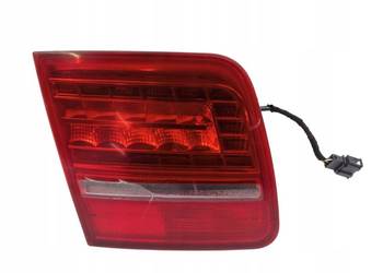 LAMPA TYŁ W KLAPĘ LEWA  4E0945093H Audi A8 II (2002-2010) D3
