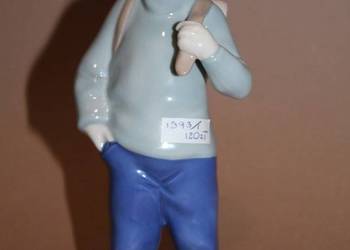 Figurka chłopiec z plecakiem Lippelsdorf nr 1393/1 FiaF Figurka chłopiec z plecakiem Lippelsdorf nr 1393/1 FiaF