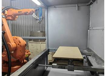 Cela z robotem malującym ABB IRB 1600