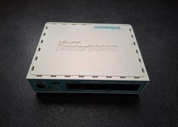 Router Mikrotik HEX RB750GR3