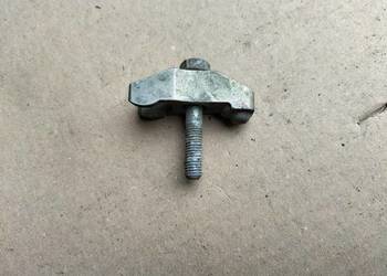 AUDI A4B5 80B4  GOLF 3 4 PASSAT B4 B5  1.9TDI UCHWYT MOCOWANIE WTRYSKI