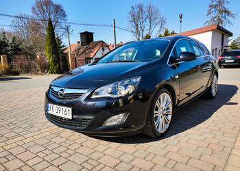 Opel Astra 1.6 TURBO 180KM bixenon skrętny AFL super stan duża navi
