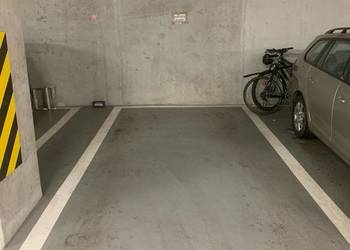 Miejsce parkingowe - Warszawa Ursus
