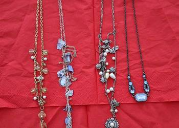 Zestaw eleganckich naszyjników