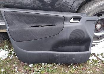 Boczek drzwi klamka lewy przód Peugeot 207 HB 5D