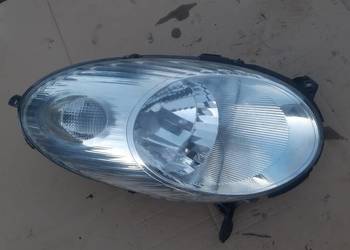 lampa prawa przednia Nissan Micra k12 89900075 oryginał