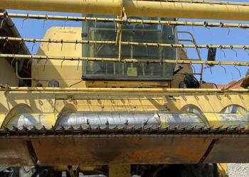 Kombajn new holland 8055