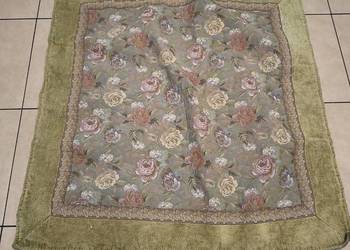 Narzuta / kapa gobelinowa Beliani – wzór kwiatowy, styl klasyczny