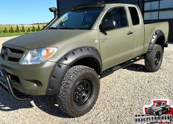 Progi Stopnie Boczne Orurowanie CZARNE z Nakładkami Podesty - Toyota Hilux