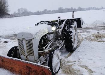 Ciągnik Mf Ta 20 ładny