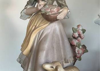 Figurka dziewczyny z owieczką Bez sygnatury. Made in Tajwan.  Piękna figurk