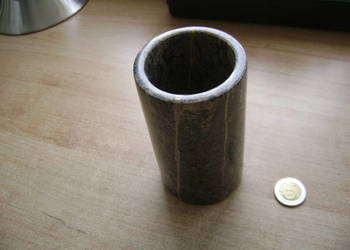 Starocie z PRL - Pojemnik marmurowy na długopisy 12 cm wysokości ciężki