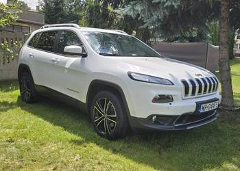 Bezwypadkowy Jeep Cherokee salon PL niski przebieg lakier oryginał