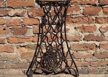 STARA ŻELIWNA NOGA - PODSTAWA MASZYNY DO SZYCIA - SINGER