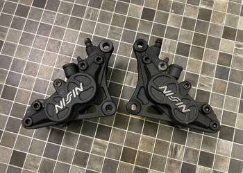 Zaciski hamulcowe Suzuki GSX-R 1100 750 olejak GSXR