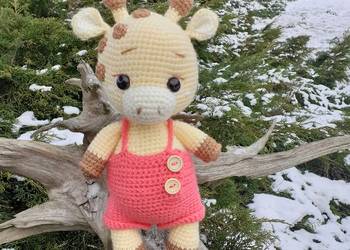 żyrafa na szydełku