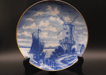 Dekoracyjny talerz Wallendorf, z motywem holenderskiego wiatraka i łodzi