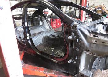 PRÓG SŁUPEK PRAWY BOK PEC JAGUAR XE x760