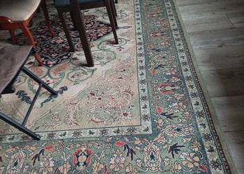 Używany duży dywan