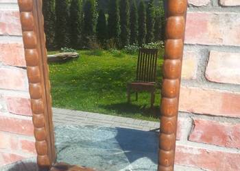 Lustro ścienne wiszące w drewnianej ramie (914)