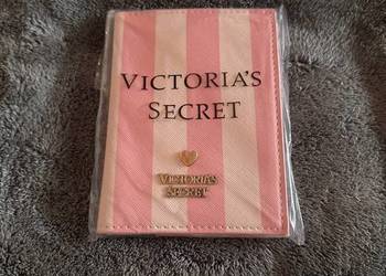 Etui na paszport Victoria's Secret