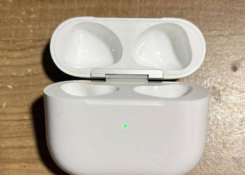 etui ładujące Airpods 3