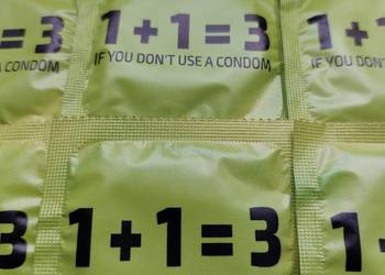 1+1=3 if you don't use a condom - prezerwatywy z nadrukiem