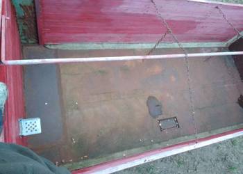 przyczepa z rozrzutnika