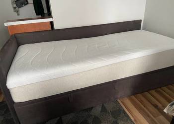 Używane łóżko o wymiarach 90x200 cm lewe,pojemnik nŁóżko 90x200 z materacem