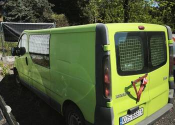 Bus Renault Trafic 2006r. Zielony Long