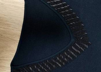 Sweterek czarny S 36 koraliki czarne aplikacja Sweterek czarny S 36 koraliki czarne aplikacja