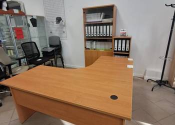 Zestaw mebli biurowych