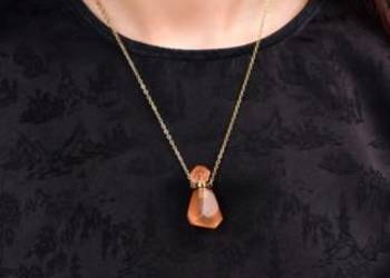 Certyfikowany naszyjnik z buteleczką na perfumy z kwarcu pontonowego