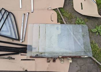 Fiat 125p FSO Szyby boczne trójkąty korytko prowadnice