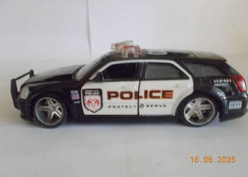 model radiowozu Policji amerykańskiej Dodge Magnum