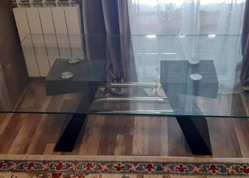 Sprzedam szklaną ławę z hartowanego masywnego szkła. NIE uszkodzona.