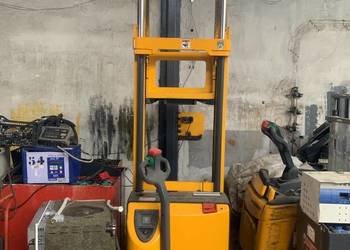 Wózek widłowy masztowy elektryczny Jungheinrich EJC 10