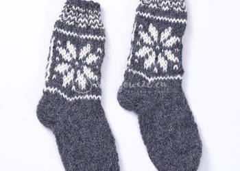 Wełniane skarpetki z góralskim wzorem gwiazdy szare, uniwersalne ciepłe
