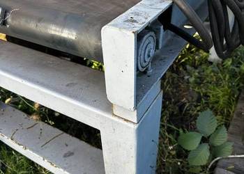 Taśmociąg stół podajnik