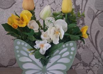 Motylek kompozycja kwiatowa