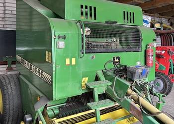 Prasa John Deere 575