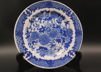Porcelanowy talerz japoński stylu z niebiesko-białym wzorem