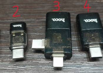 Małe adaptery Hoco (Lightning USB-A USB-C)