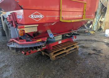 Rozsiewacz kuhn MDS 1142 2005r